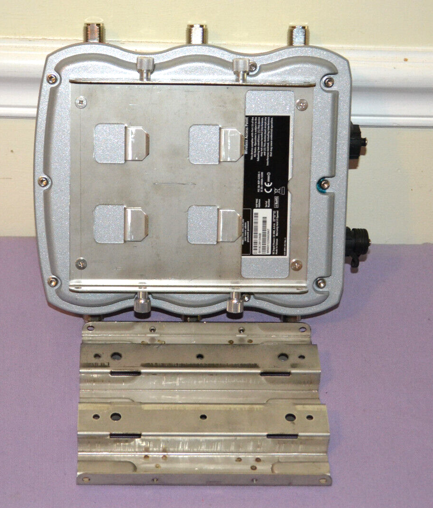 Firetide 5200 HotPoint Wireless Access Point With Bracket -- Excellent