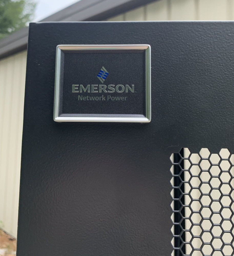 Emerson Knurr DCM Server Rack 42U 78"-48"-28"
