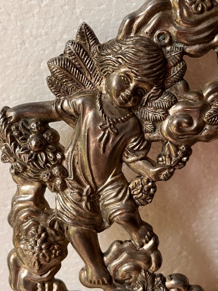 Silver Plated Wreath cherubs wall Art- Victorian style trivet angels