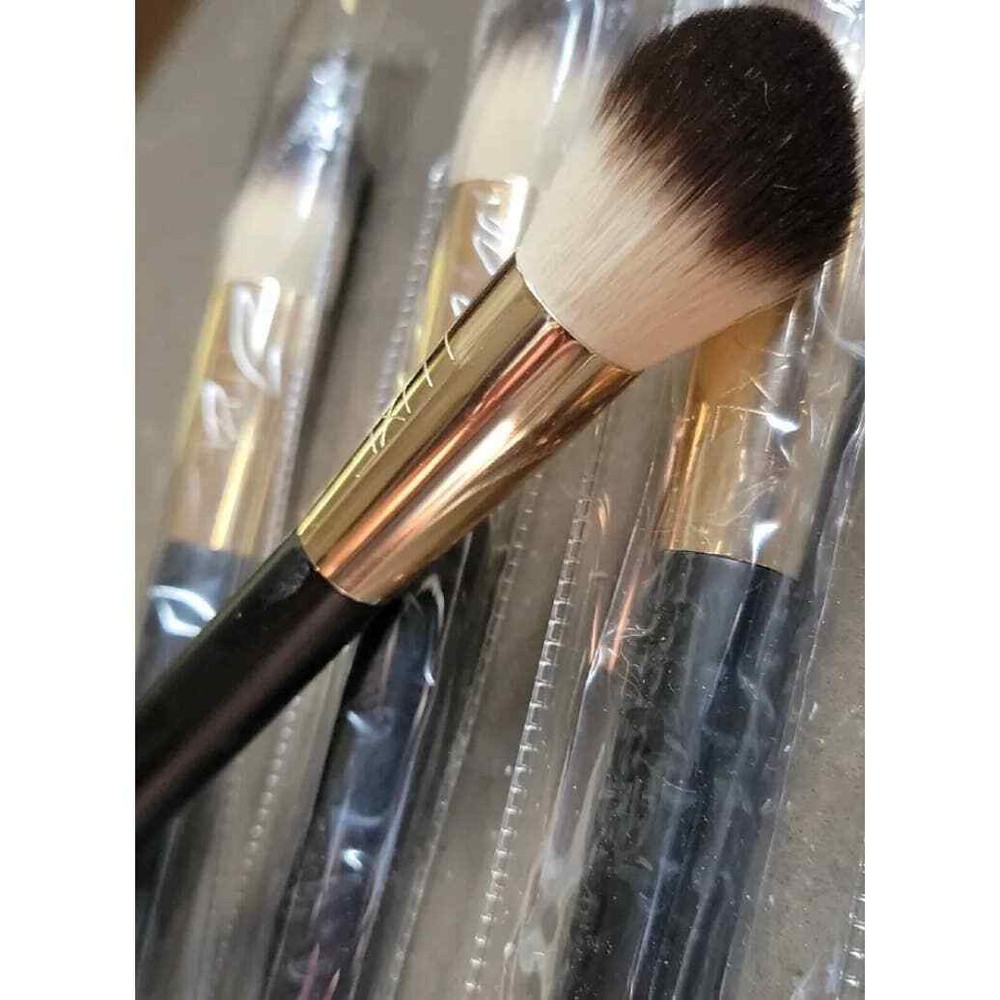 Luxe Setting Powder Brush