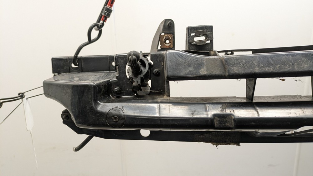 RANGE ROVER EVOQUE L538 BUMPER MOUNT BRACKET FRONT CENTRE BJ3217E778A 2014