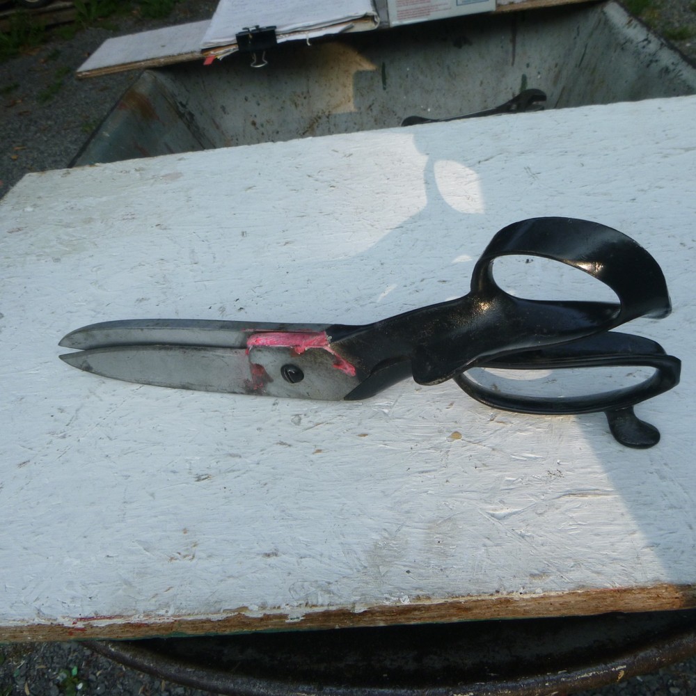 Antique tailors cutting shear