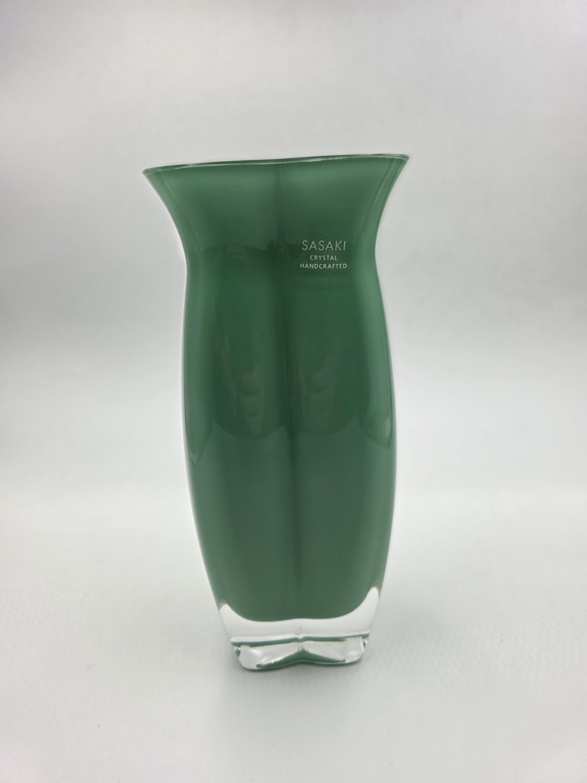 VTG Sasaki Crystal Handcrafted Spring Green Art Glass Vase 8.75" Japan Modern