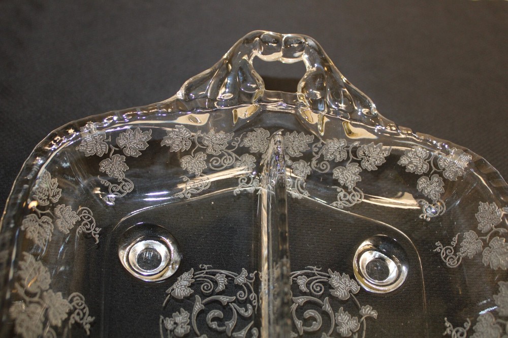 (JP2)Vintage Rectangular Etched Grape Leaves Crystal Divided Footed Relish Tray