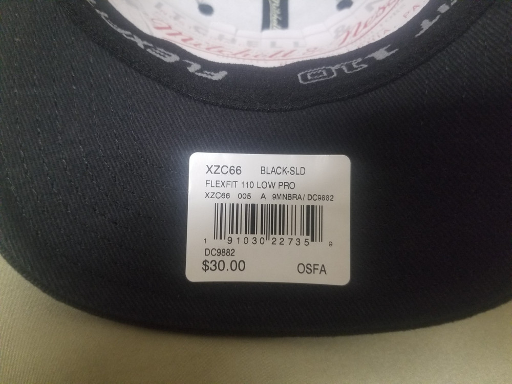 New Mitchell & Ness Flex Fit Low Pro Snapback baseball cap.