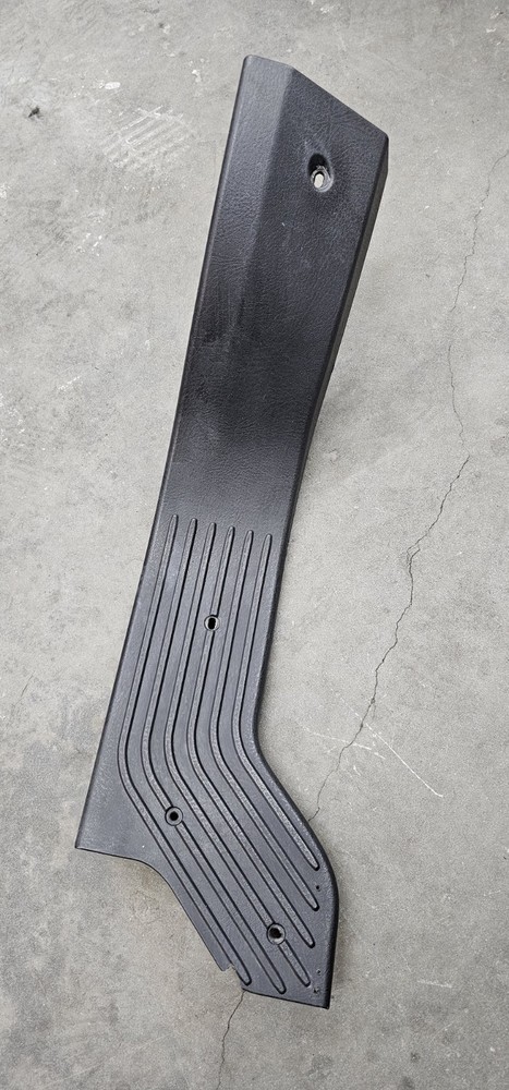 Freightliner M2 106 POLY Right/Passenger THRESHOLD Trim/Panel | P/N 18-46375-005