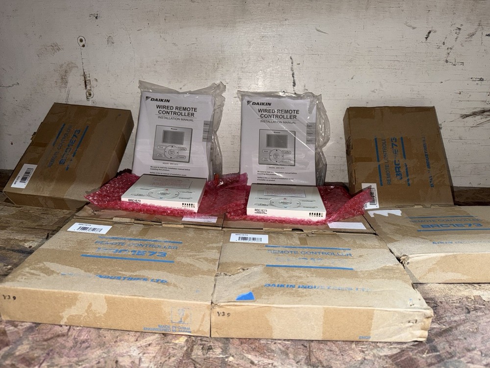 Daikin Industries LTD Remote Controller BRC1E73 New