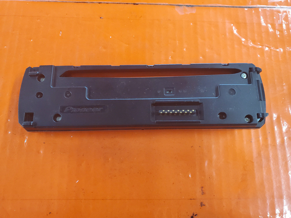 Pioneer DEH-11E faceplate