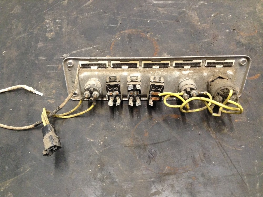 1991-2010 Freightliner CLASSIC XL IGNITION Dash Panel - Used