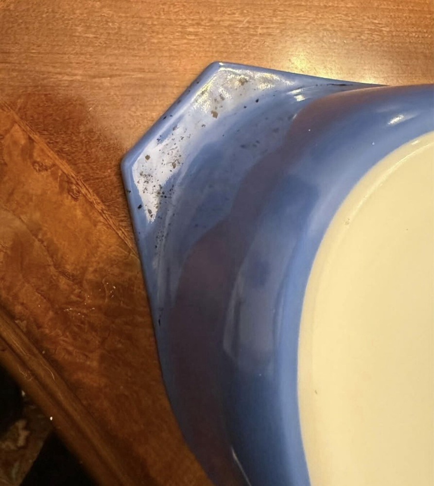Pyrex Oval Casserole 2 1/2 Quart . No Lid