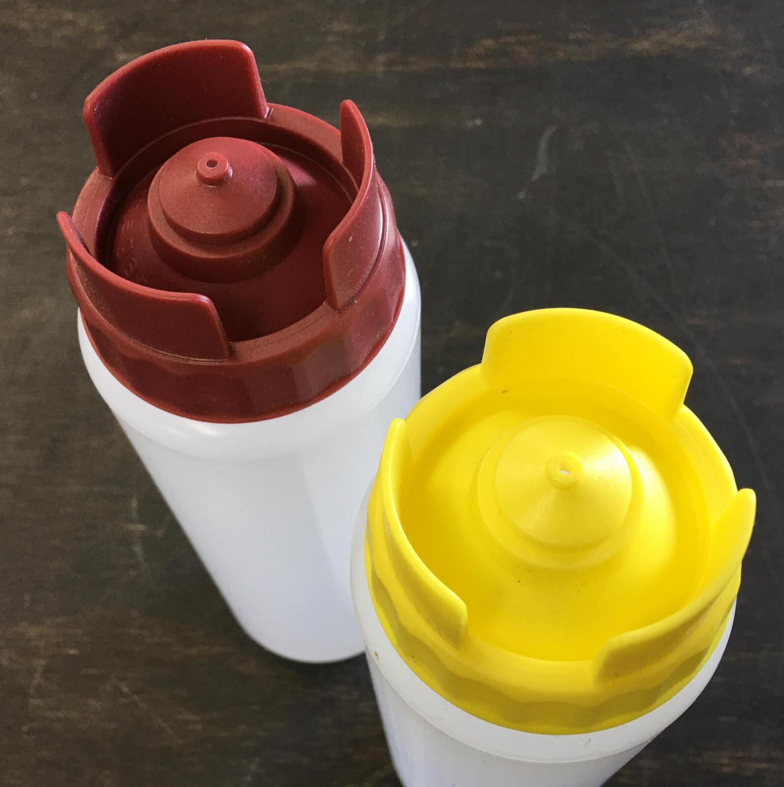 FIFO - 16 oz Squeeze Bottle (2-Pack) double capped ended sauce sandwich vinegar