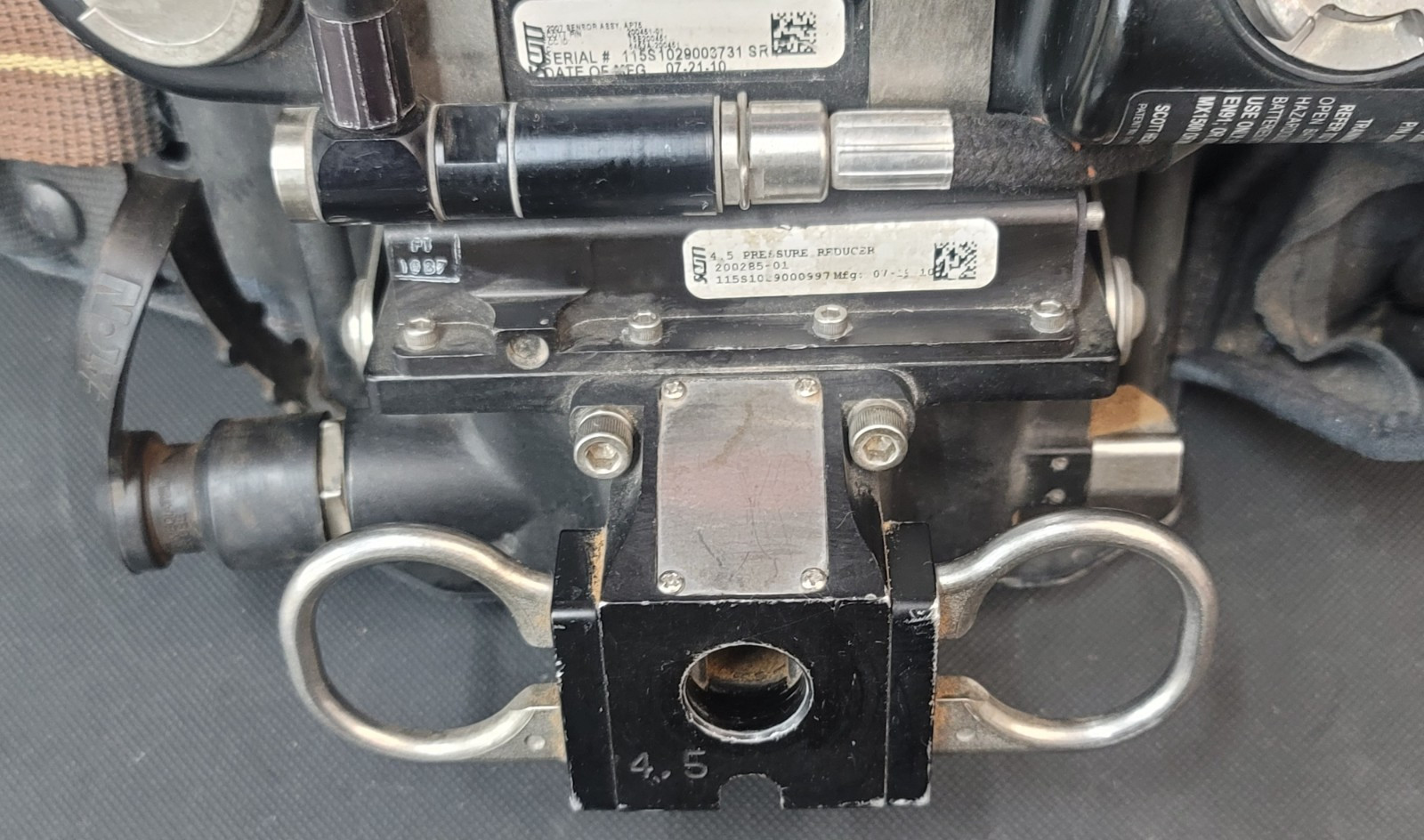 SCOTT 4.5 SCBA Harness w/ E-Z Flo Regulator, PAK-ALERT SE7 Series