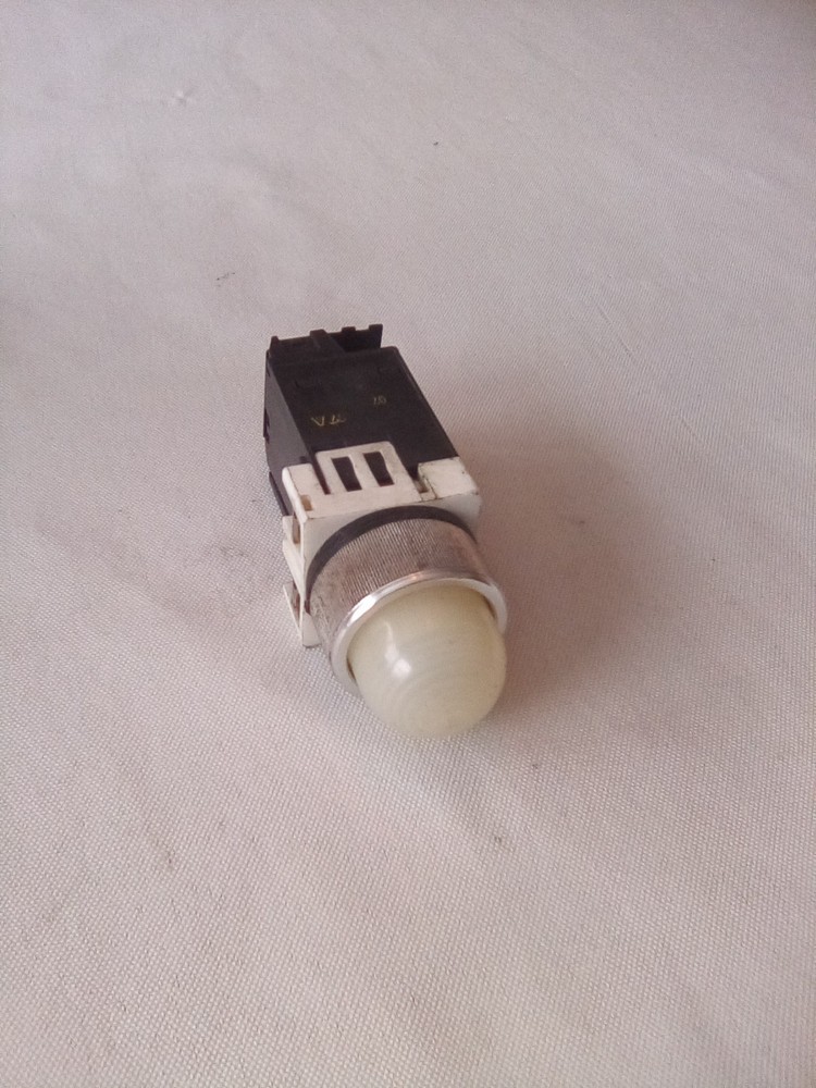 Fuji AH22-Z White Command Switch Light