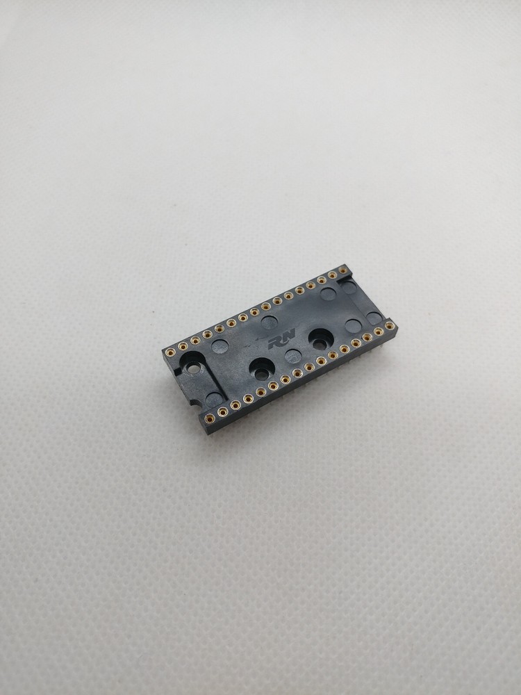 12 pcs 32 PIN MACHINE TOOLED IC SOCKETS (QTY 12)