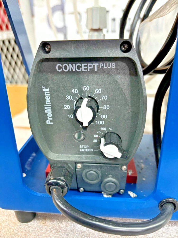PROMINENT FLUID CONTROLS SOLINOID METERING PUMP