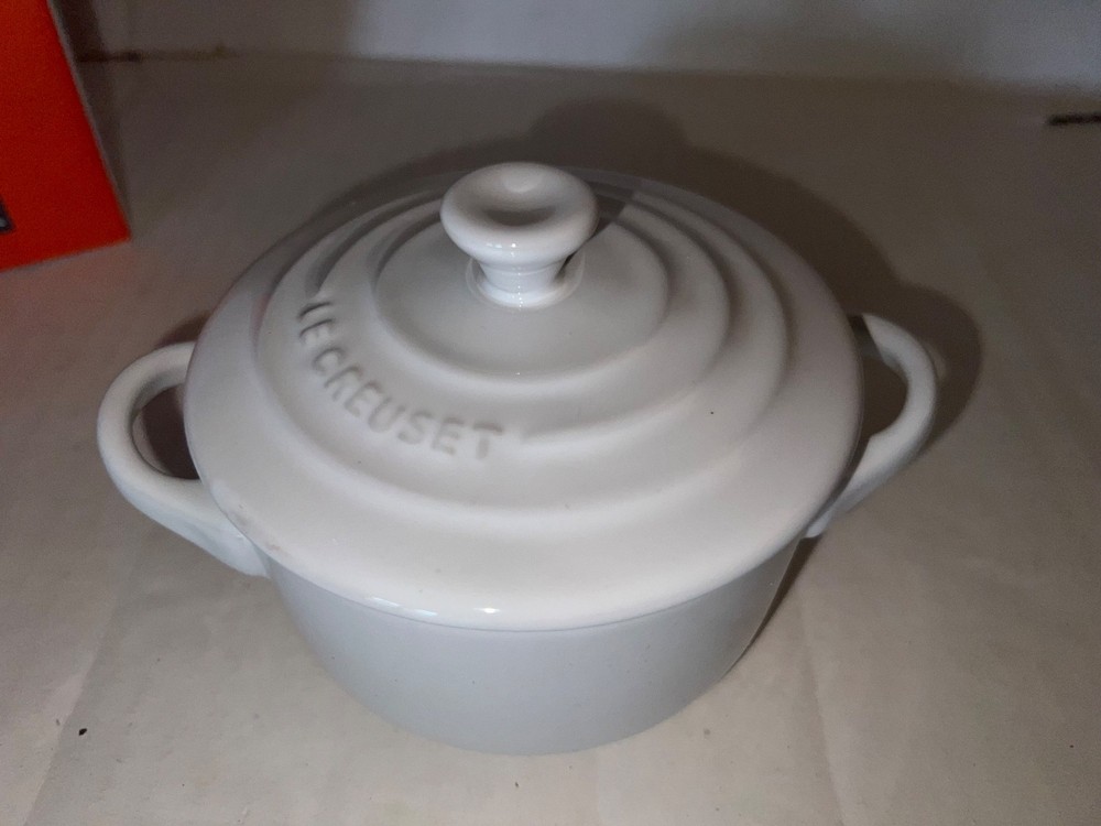 Le Creuset White 8oz Mini Round Cocotte NIB