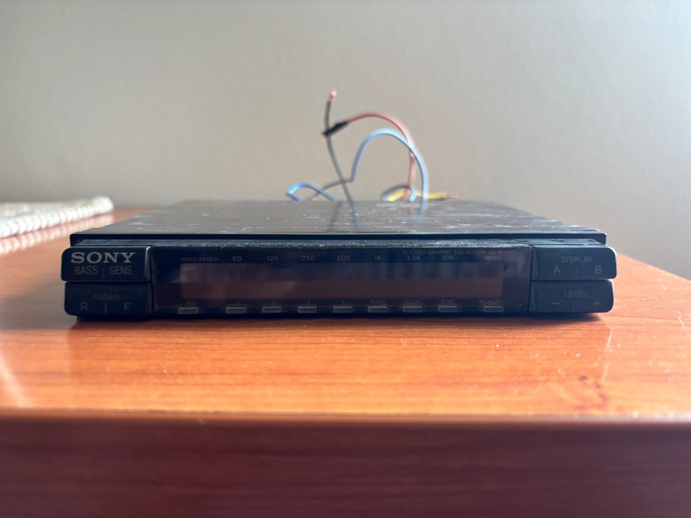 Sony XE - 8 WORKING Graphics