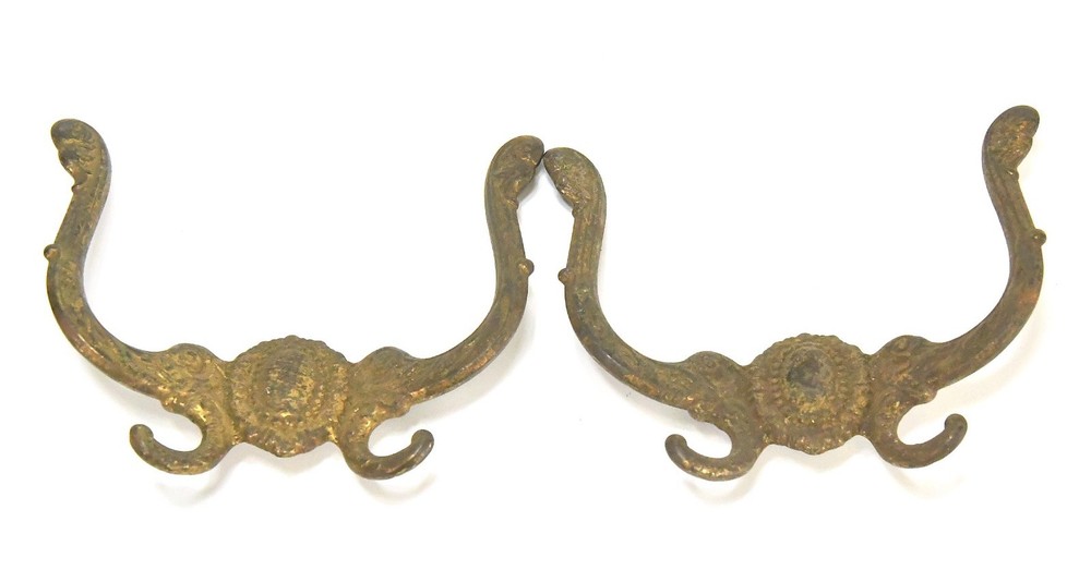 2 LARGE MATCHING VICTORIAN STYLE METAL WALL MOUNT HAT / COAT HOOK 4 PRONG