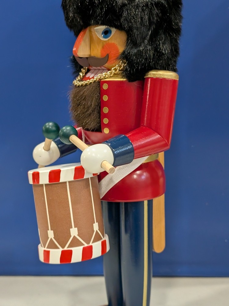 NOS Seiffener Nussknackerhaus Guard Nutcracker 16” Germany w/Box