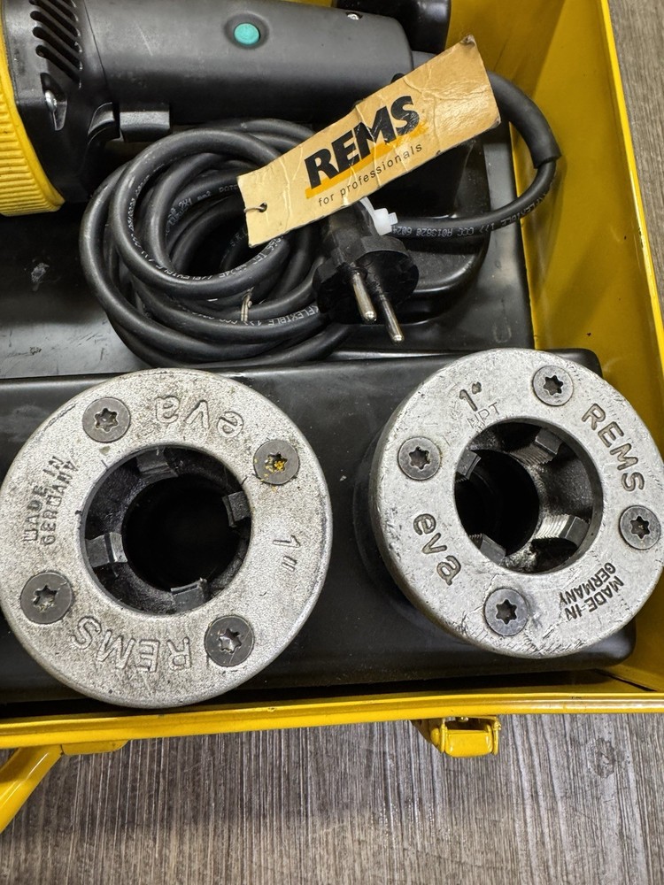 REMS Amigo Pipe Threader 230v + 4 Threaders