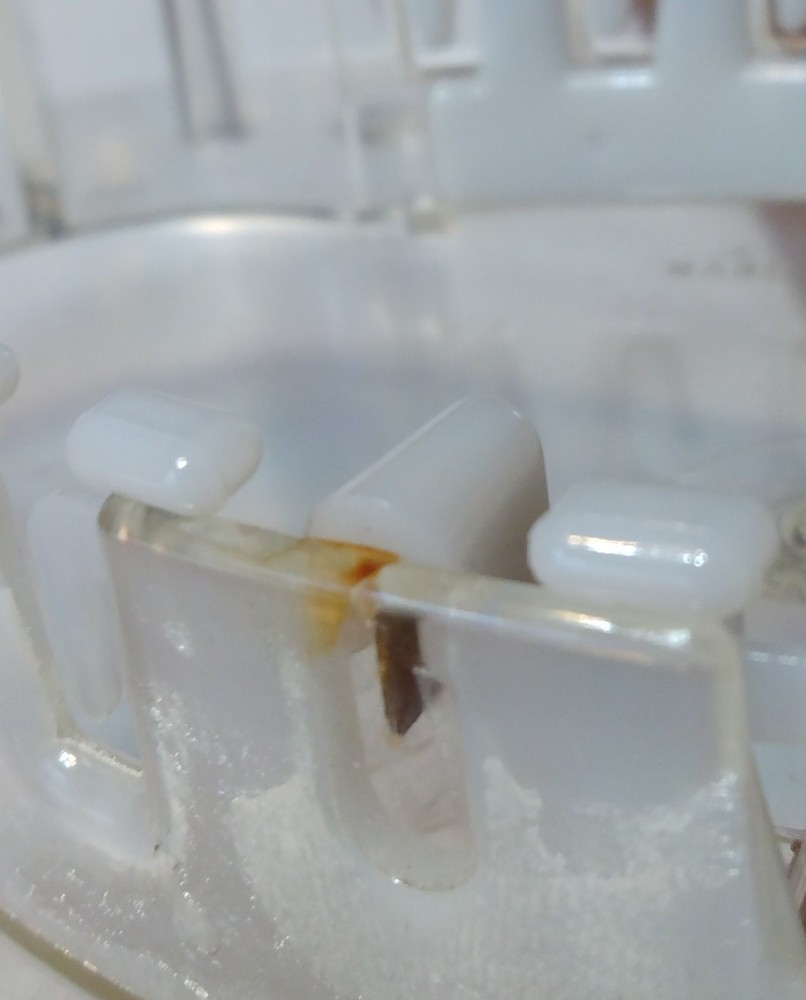 Vintage Thread Master Clear Plastic Sewing Organizer With 12 Spools