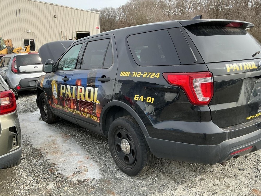 EXPLORER 2017 Glove Box 4942016