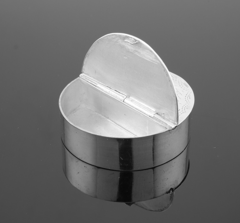Beautiful Fully Hallmarked Sterling Silver Hinged Double Sided Pill Box