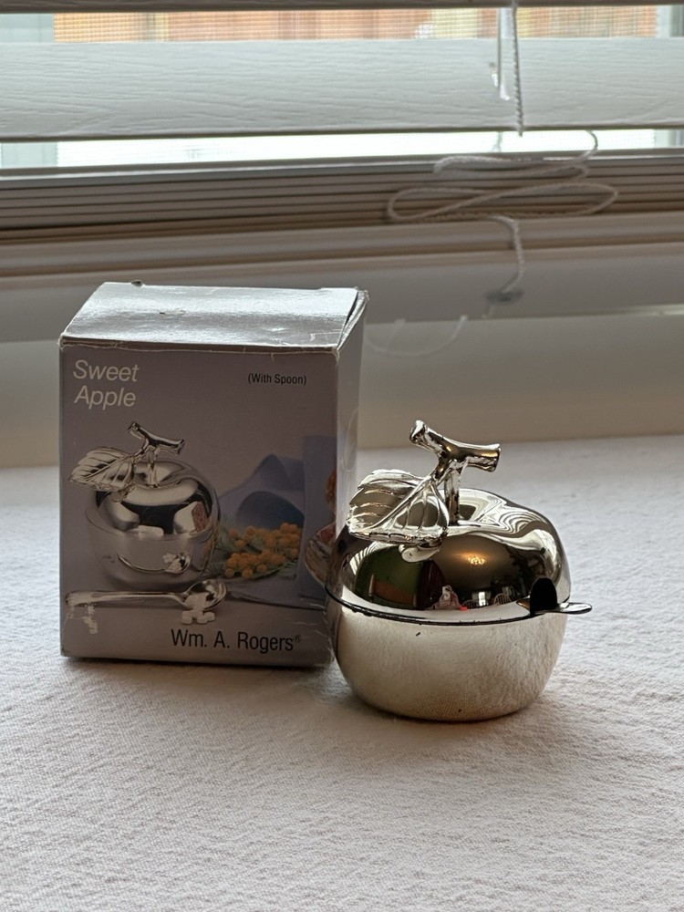 Vintage Wm. A Rogers Small Sweet Apple w/ Spoon Condiment Server Silver Plate