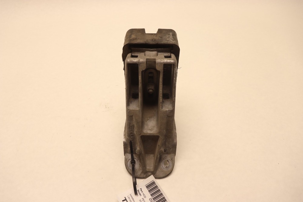 2018-2023 PETERBILT 579 FRONT BONNET HOOD REST BRACKET SUPPORT OEM