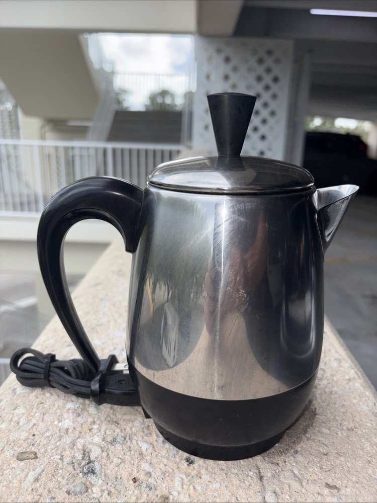 Vtg Farberware Superfast 2-4 Cup Automatic Coffee Percolator & Cord Model 134