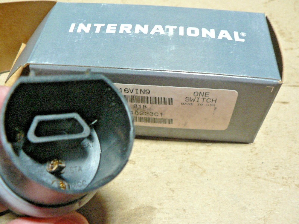 MRAP NAVISTAR SWITCH LOCK 3548223C1