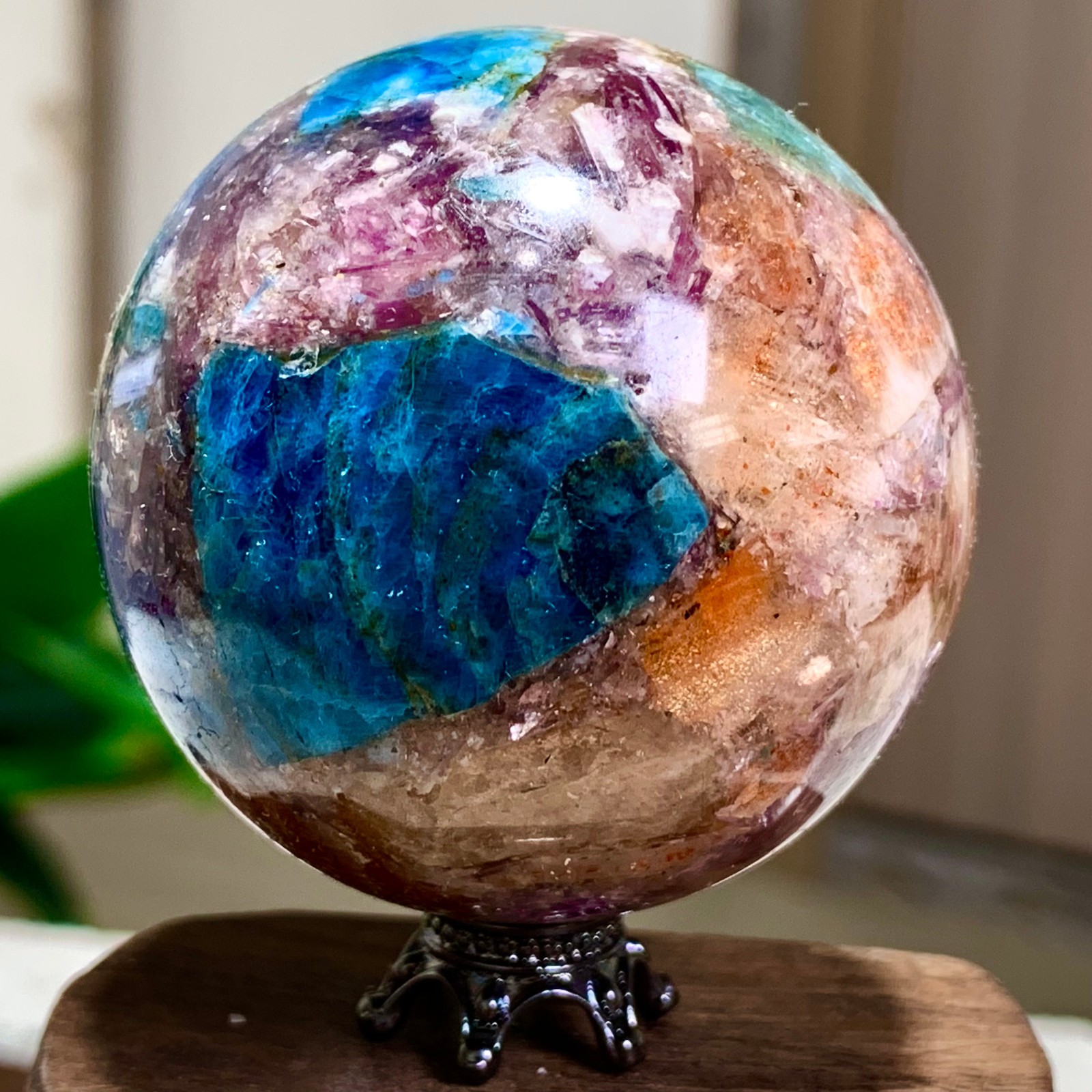 156G Natural Blue Aptite +Sun Stone purple lepidolite Sphere mineral sample