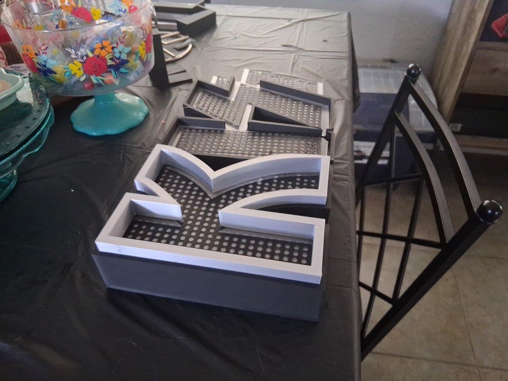 Kiss Lightbox Pinball Logo