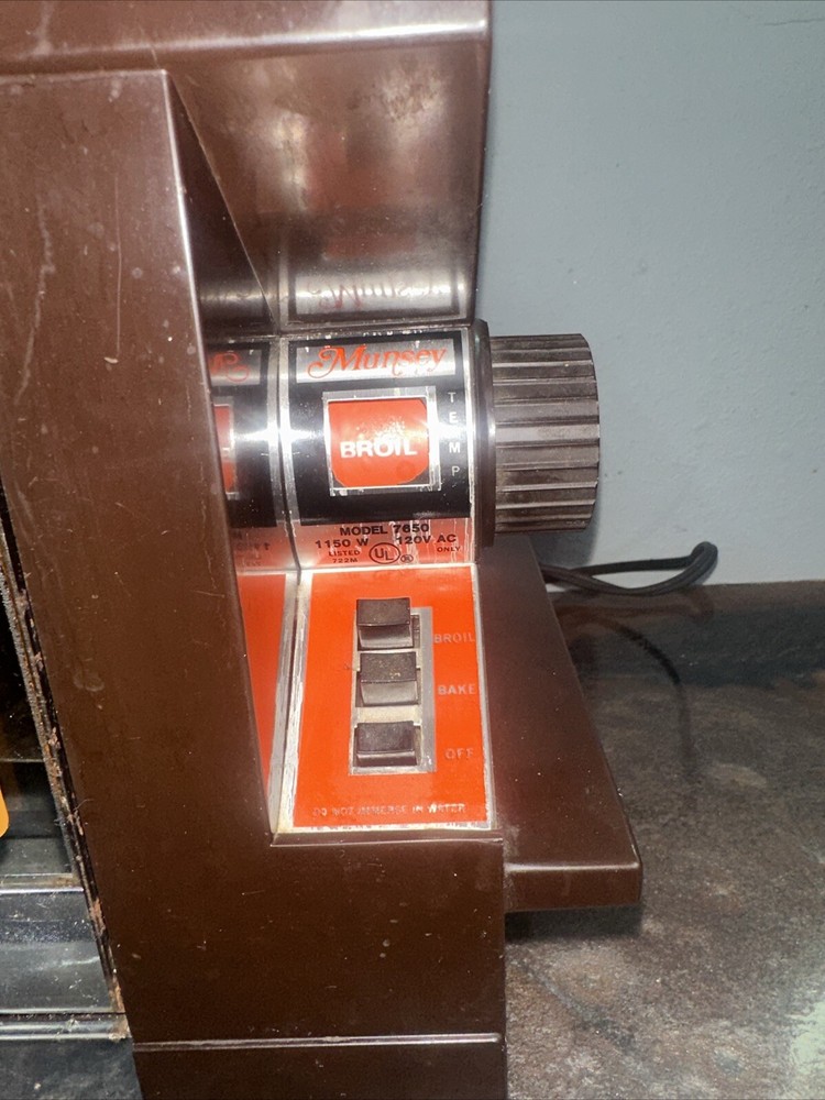 Vintage Munsey Continuous Cleaning Broiler-Oven model 7650