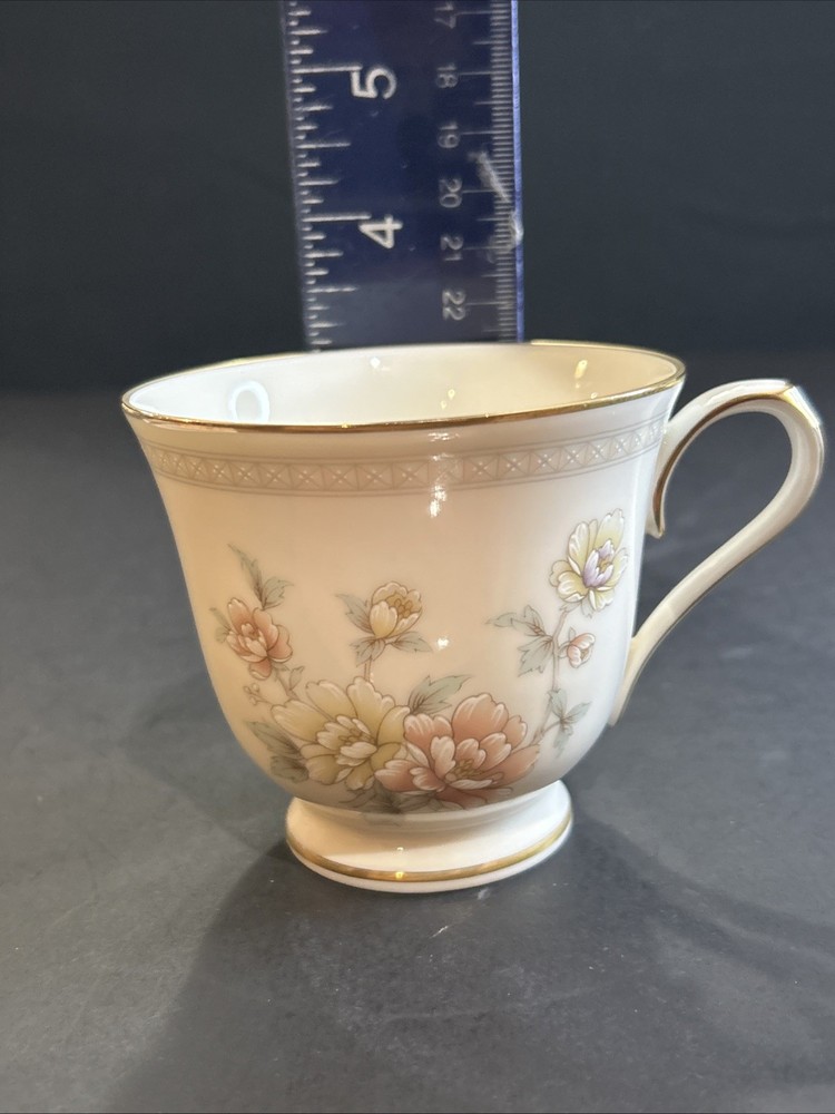 Noritake CERVANTES 5 Pc Place Setting Ivory China 7261 EUC
