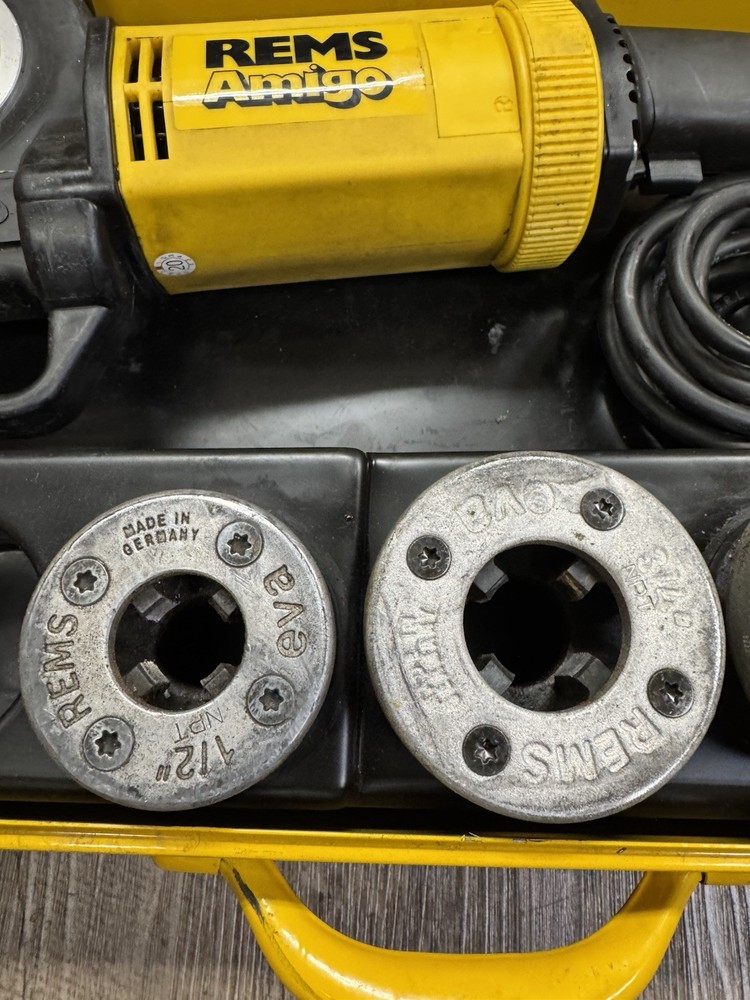 REMS Amigo Pipe Threader 230v + 4 Threaders