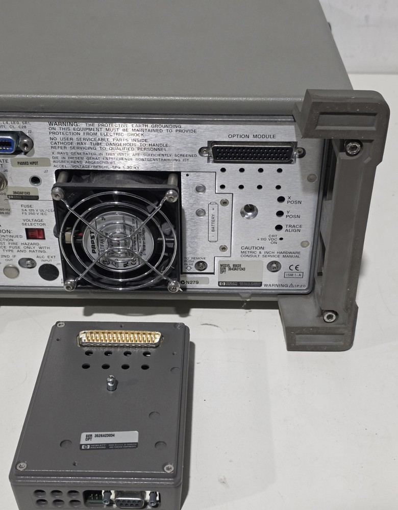 HP 8562E Spectrum Analyzer.