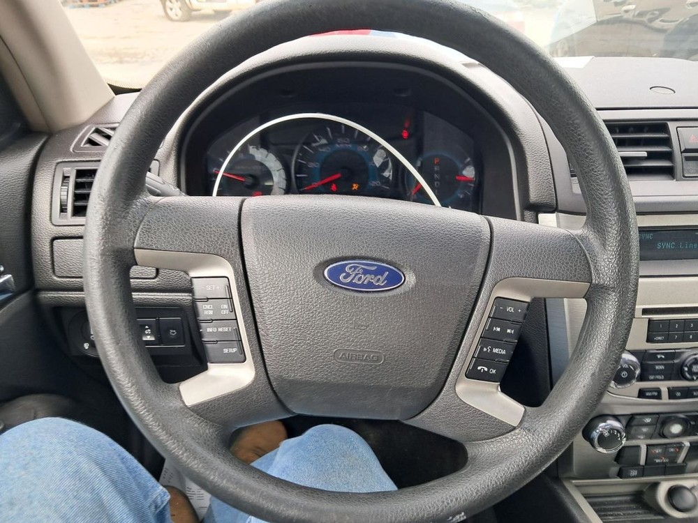 FUSION 2012 Glove Box 4815711