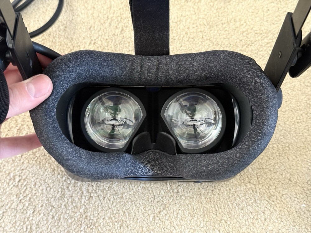 Valve Index Full Kit PC Console VR Headset With Original Box 2 Dead Pixels READ