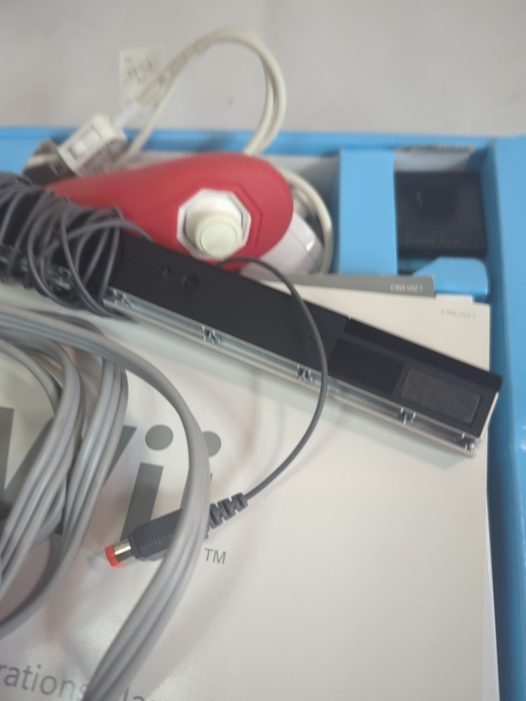 Nintendo Wii Console game system controllers bundle White (With box) Tested B13