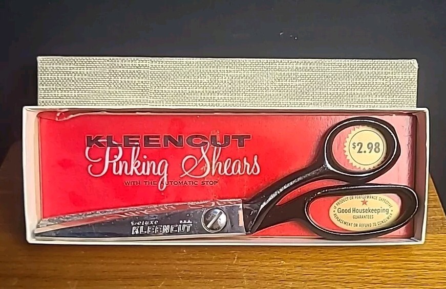 Vintage 1970s Kleencut Pinking Shears Scissors.