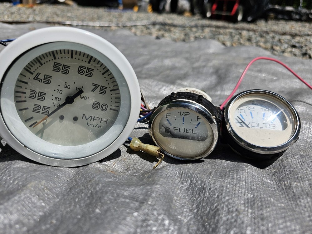 1993 GW Invader BRAVO gauges