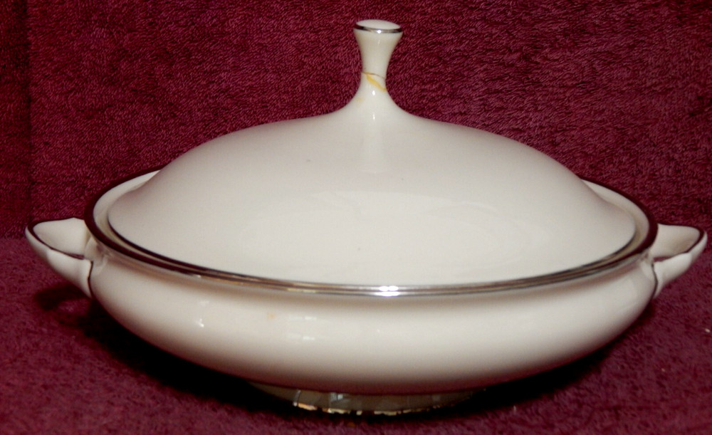 Montclair by Lenox B 501 Covered Dish