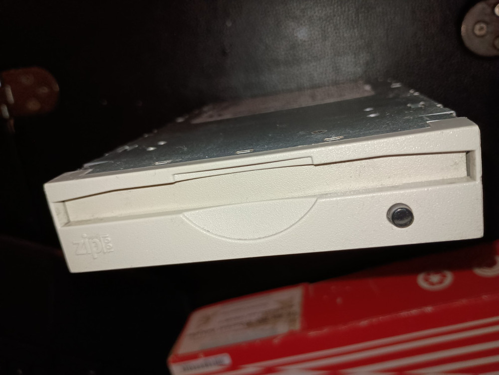 Z100ATAPI 3.5" Zip 100MB Internal IDE/ATAPI Drive