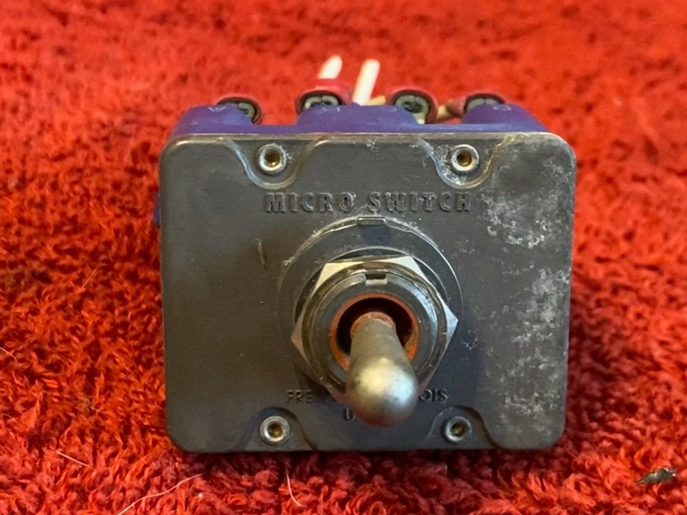 MICRO SWITCH 3 POSITION TOGGLE SWITCH P/N 4TL11-72