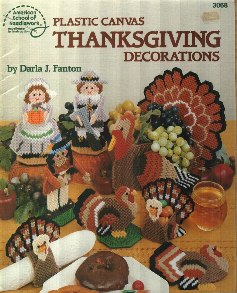 USED THANKSGIVING DECORATIONS TURKEYS & PILGRIMS PLASTIC CANVAS PATTERN BOOK