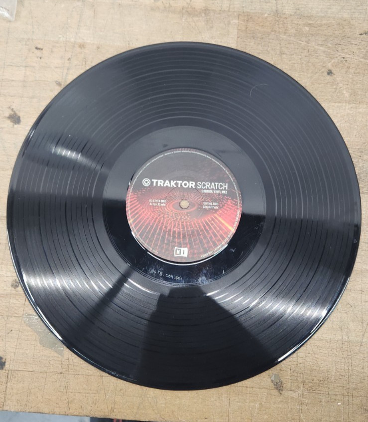 2x Native Instruments Traktor Scratch Pro Control Vinyl MK2 Black Record DJ