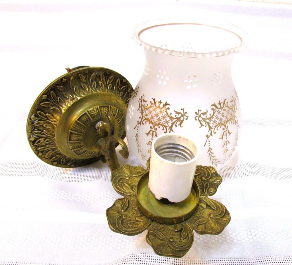 ANTIQUE/VINTAGE SOLID BRASS HARD WIRED WALL SCONCE with GLOBE & PUSH BUTTON