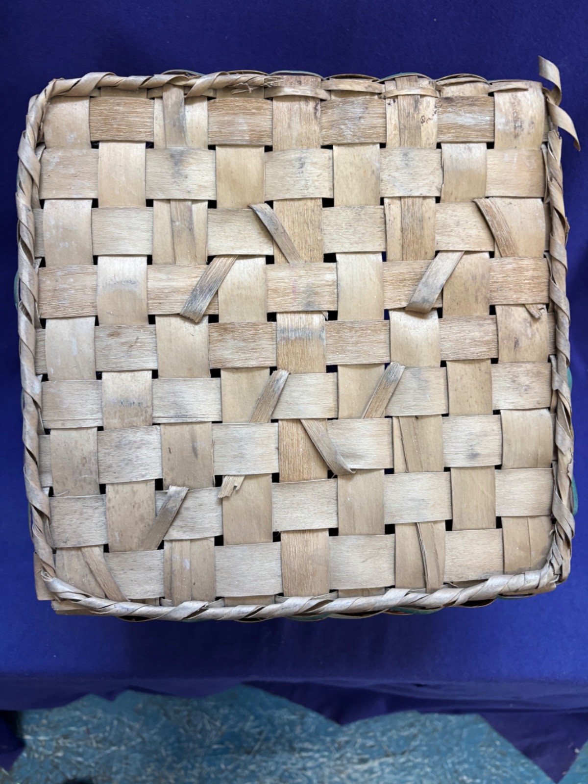 ANTIQUE NATIVE AMERICAN INDIAN WOODLANDS PAINTED SPLINT WOVEN BASKET VERY OLD