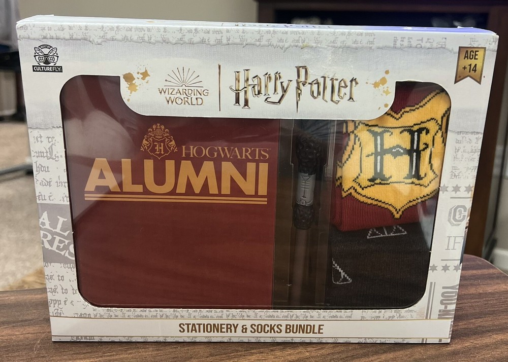 Harry Potter Stationery & Socks Bundle Set